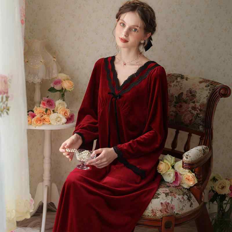 パジャマ レディース 保温 暖かい 外出着 ルームウェア 部屋着 フレンチ 宮廷風 Vネック 長袖 厚手 ポリエステル フランネル ゆったり ロング丈 ワンピース 赤 レッド 秋冬
