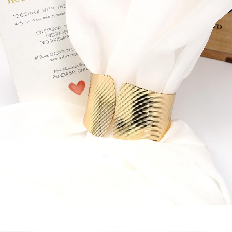 カーテンクリップ 穴あけ不要 金属製 バネ式 扇形デザイン 上品なゴールド シルバーカラー 壁を傷つけ..