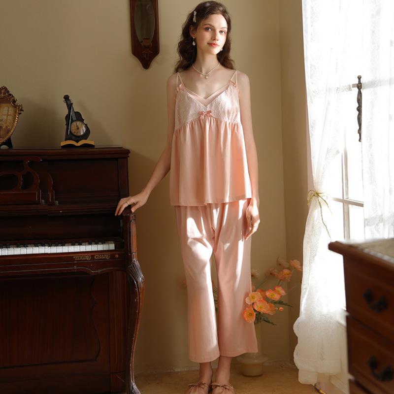 ・カテゴリ: ルームウェアセット・主な素材: 綿90～95%・スタイル: フレンチカジュアル・厚さ: 薄手・ネックライン: ノーカラー・袖丈: ノースリーブ・パンツ丈: ロング・機能: リラックス、通気性、快適、外出可能・対象: 10代女性...