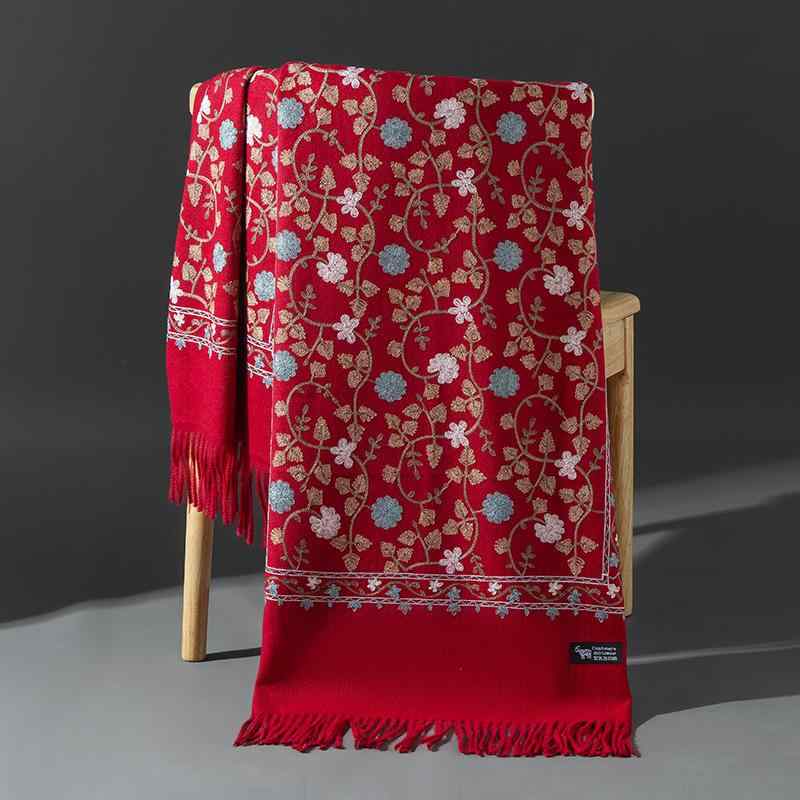 ・編み方・加工: 経編・デザイン要素: 吉祥柄、民族風/エスニック・機能: 保温、日よけ・形状: 大判・カラー展開: デニムブルー、ワインレッド、ミストブルー、ピンク、スイカレッド、ブラック、レッド、ダークパープル、オフホワイト、スカイブル...