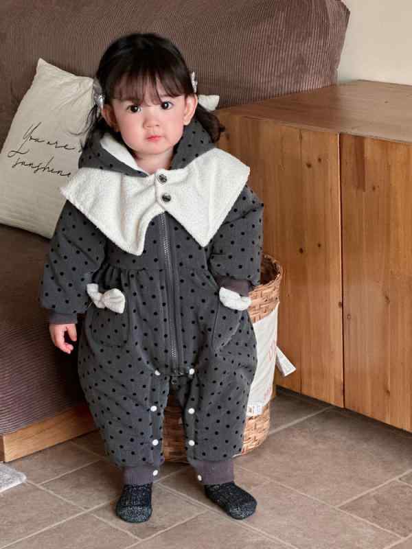 ・カテゴリ: カバーオール、ロンパース・スタイル: 韓国風・主な素材: ポリエステル78%・厚さ: 厚手・デザイン: フード付き・袖丈: 長袖・開閉: ジッパー・対象性別: 女児・対象年齢: 新生児（0〜1歳、80cm以下）・カラー: グレー・対象身長: 66cm、73cm、80cm、90cm