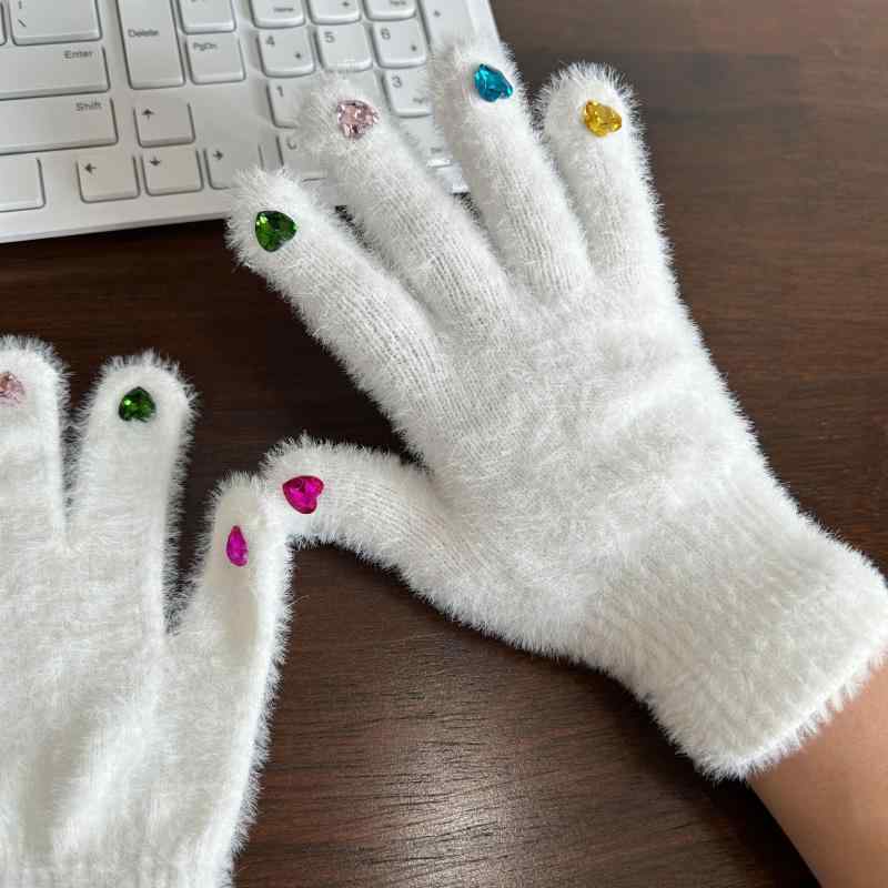 手袋 レディース 女性用 秋冬 防寒 保温 スマホ対応 タッチパネル対応 ふわふわ ポリエステル製 かわい..