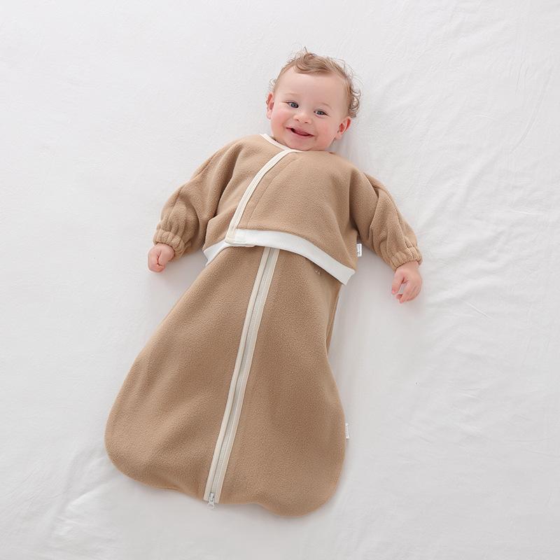 スリーパー 新生児 ベビー 乳幼児 0歳 1歳向け フリース 2点セット ベスト付き 厚手 防寒 保温 暖かい 寝冷え防止 蹴り出し防止 秋冬 無地