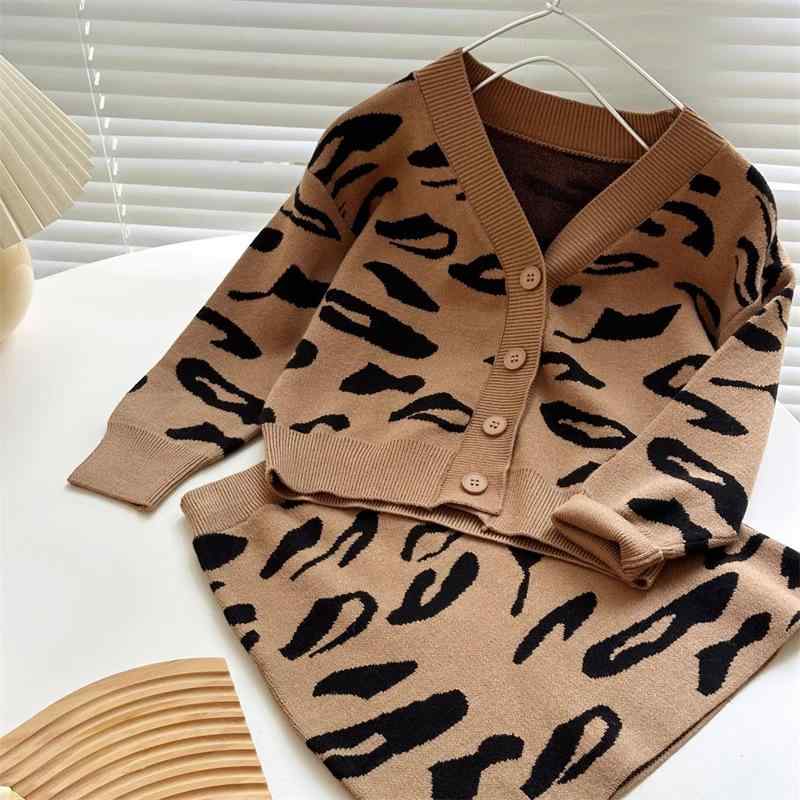 セットアップ 女の子 キッズ ニットカーディガン 薄手 春秋 ヒョウ柄 韓国風 上下セット 柔らかい肌触り 小学生 幼児 通園 通学 お出か..