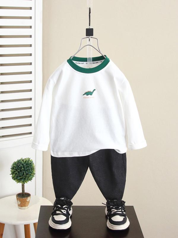 ・カテゴリ: キッズスウェット・性別: 男児・スタイル: 韓国風・対象年齢: 3～8歳・主な素材: 綿95%・生地加工: 柔軟加工・柄: 抽象柄・厚さ: 普通・袖丈: 長袖・留め具: プルオーバー・デザイン要素: トレンド・カラー展開: ホワイト・サイズ展開: 90cm, 100cm, 110cm, 120cm, 130cm, 140cm, 150cm