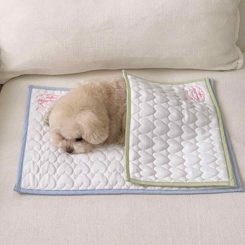 ペット用 犬 猫 接触冷感 ひんやり クールマット 夏用 軽量 滑り止め 通気性 暑さ対策 うさぎ刺繍 ペットベッド ソファ クッション シート ブルー グリーン S M(x2)