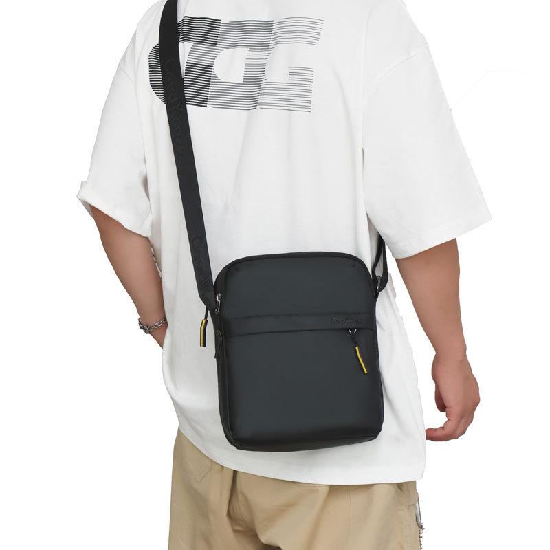 斜めがけバッグ メンズ ワンショルダー ボディバッグ 防水 防盗 カジュアル ビジネス 通勤 スマホポーチ ミニ 合成皮革 無地 スポーツ ダークグレー ブラック 8インチタブレット対応 スタイリッシュ ストリート ファッション