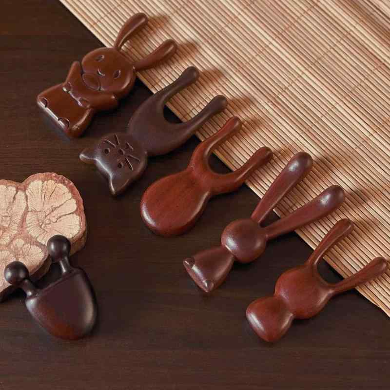 マッサージコーム 檀木製 頭皮ケア 経絡ツボ押し ヘッドブラシ 髪用 ヘアブラシ くし 木製 血行促進 リラックス