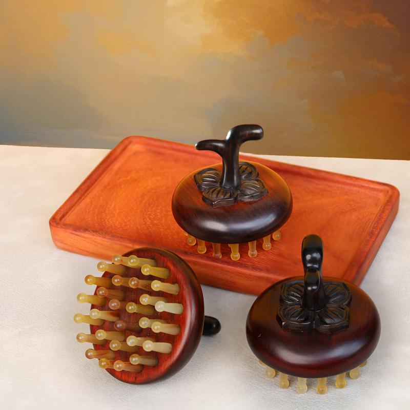 櫛 羊角 黒檀 彫刻 柿モチーフ 縁起物 マッサージコーム 頭皮ケア 静電気防止 携帯用 コンパクト かわ..