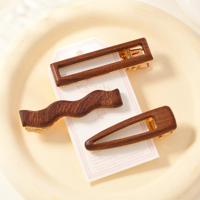 ヘアクリップ レディース 白檀 木製 シンプル 上品 小ぶり 精巧 ダッカールクリップ 前髪 サイド ショートヘア チャイナドレス 和装 浴衣 レトロ 春夏 幾何学デザイン レッド サンダルウッド おしゃれ