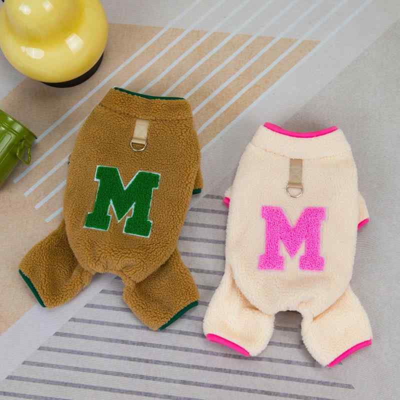 ペット服 猫 犬 秋冬 厚手 フリース 起毛 暖かい 四脚つなぎ オールインワン アルファベット柄 パジャ..