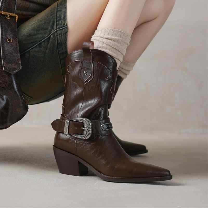 ショートブーツ レディース ポインテッドトゥ 太ヒール ベルトバックル ウェスタンデザイン 牛革 レトロ 欧米風 個性派 秋冬 ハイヒール ブラック ブラウン