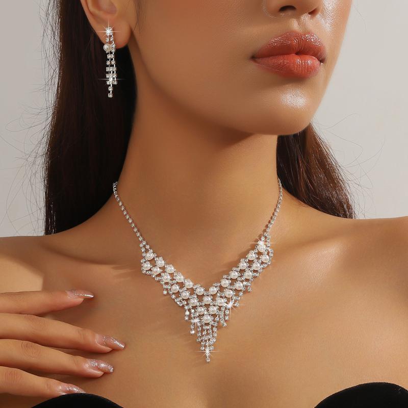 ネックレス ピアス セット レディース 欧米風 エレガント 揺れる タッセル フェイクパール ラインストーン 大ぶり 電気メッキ加工 結婚式 披露宴 パーティー お呼ばれ ドレス フォーマル 上品