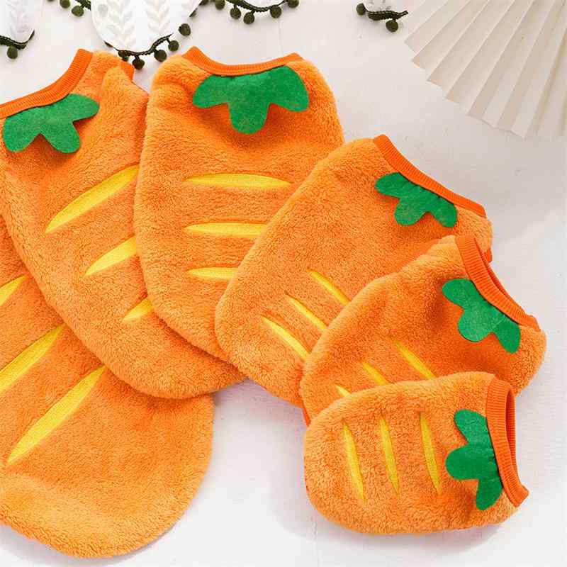 ペットウェア ベスト 秋冬 防寒 暖かい 保温 サンゴフリース やわらか素材 かわいい にんじん柄 ミルク..