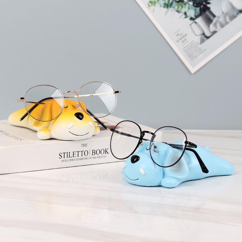 眼鏡スタンド かわいい 伏せ犬デザイン 卓上 眼鏡ホルダー ディスプレイ収納 オブジェ 樹脂製 モダンシ..