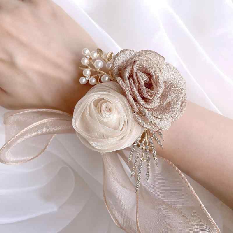 ウェディング リストレット レディース 結婚式 披露宴 コサージュ 花嫁介添人 ブライズメイド ブライダル 高級感 華やか エレガント 上品 白 布製 パーティー 二次会