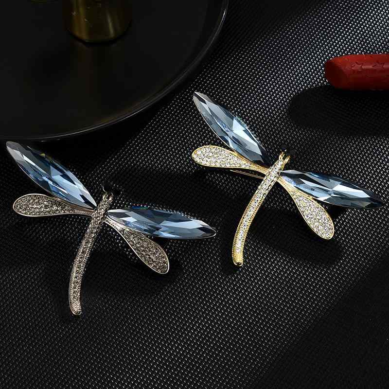 ブローチ レディース 女性用 ジルコニア トンボ 昆虫モチーフ おしゃれ 個性的 上品 エレガント オリジ..