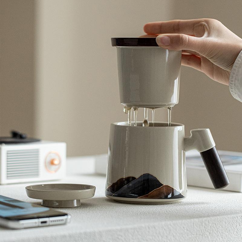 マグカップ 蓋付き 茶こし フィルター 陶器製 草木灰 山山而川デザイン オフィス 自宅 個人用 マイボトル お茶 コーヒー 紅茶 シンプル おしゃれ