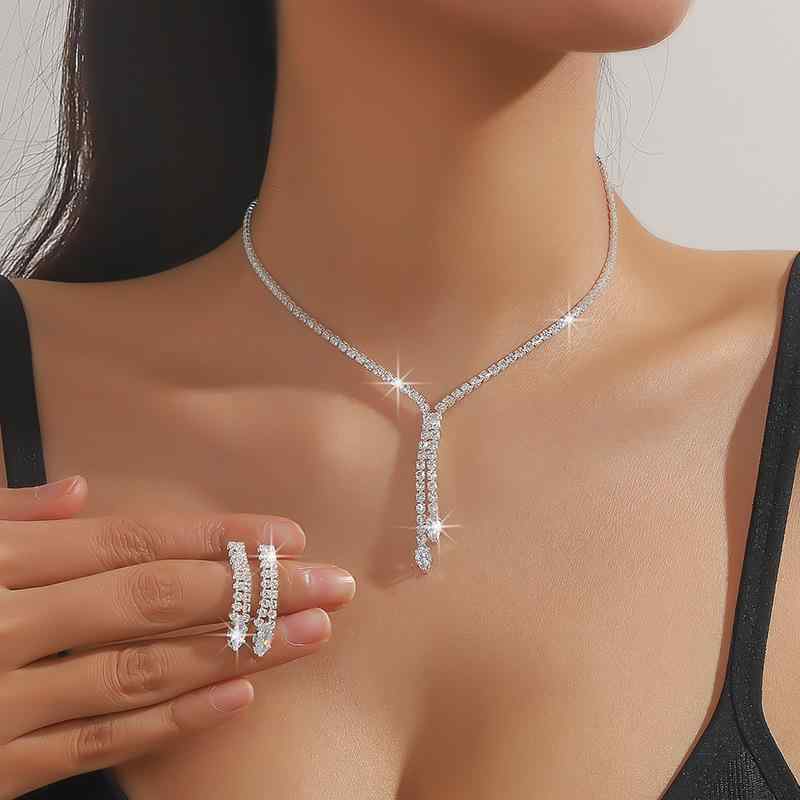 アクセサリーセット レディース 高級感 シンプル 電気メッキ加工 マーキスカット ジルコニア クリスタル ラインストーン 鎖骨ネックレス ピアス 繊細 爪留め 蝶モチーフ 結婚式 パーティー お呼ばれ オフィス カジュアル