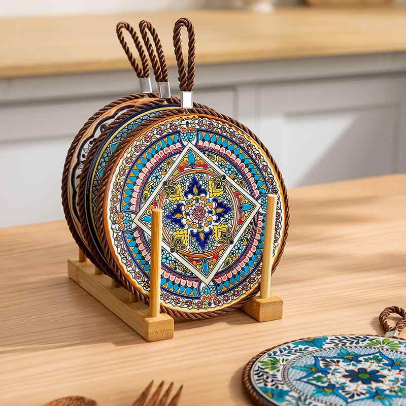 鍋敷き コースター 皿敷き 陶器製 セラミック 耐熱 滑り止め やけど防止 中華風 レトロ ホーロー風 デ..