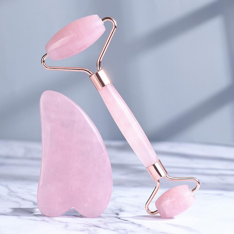 美顔ローラー かっさプレート セット 天然石 ローズクォーツ 接触冷感 ひんやり 両端ヘッド 顔 目元 首 デコルテ マッサージ フェイスケア 軽量 携帯用(x...