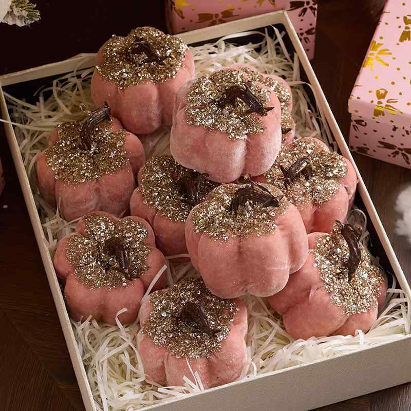 ・素材: フォーム・カラー展開: ピンクミニパンプキン、レッドミニパンプキン、ピンクスモールパンプキン、ピンクビッグパンプキン・製法: 半機械、手作業・スタイル: ライトラグジュアリー・イベント: クリスマス