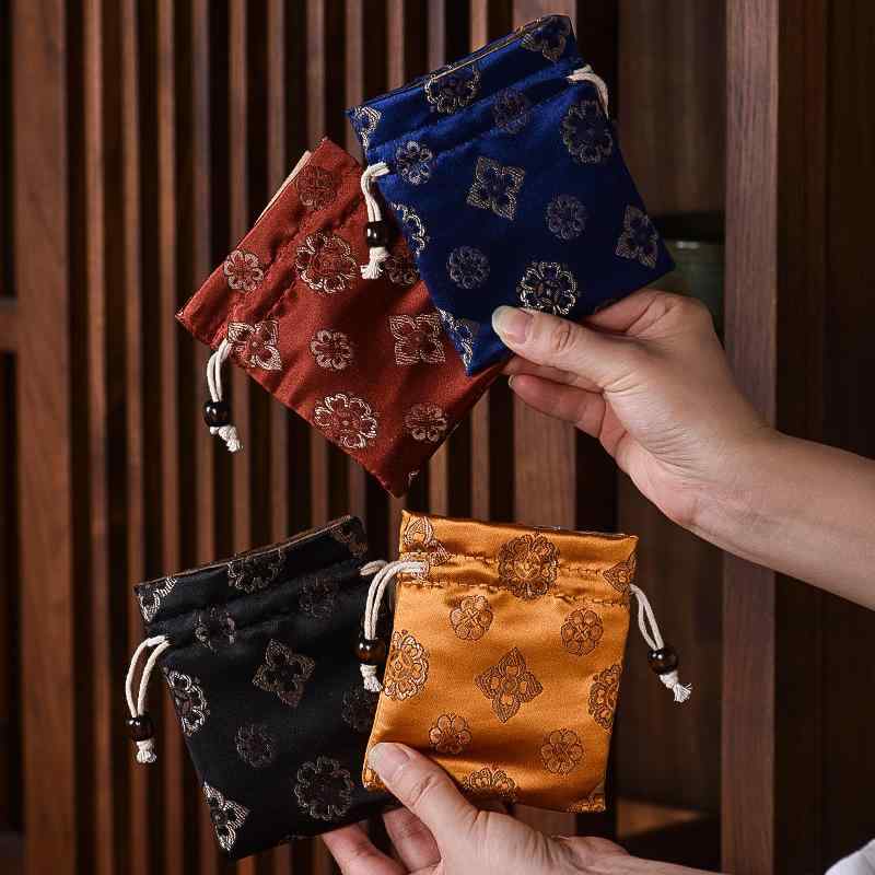 巾着袋 中国風 錦袋 アクセサリーポーチ ジュエリーポーチ 小物収納 コレクション 二層式 ダブルポケット 布製 ブレスレット 数珠入れ 携帯用 ギフト プレゼント用(x2)