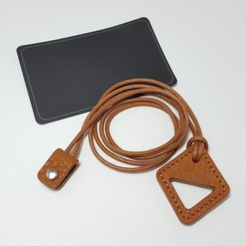 サングラス メンズ レディース ユニセックス 首掛け 滑り止め ストラップ付き 牛革 レザー 三角形フレ..