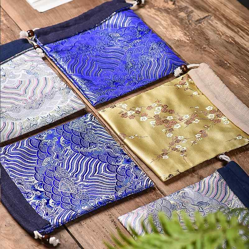 巾着袋 大型 中国風 雲柄 梅柄 錦織 上質 布製 アクセサリー ジュエリー 数珠 念珠 ブレスレット バングル 仏具 大容量 収納袋 ポーチ 小物入れ 携帯用...