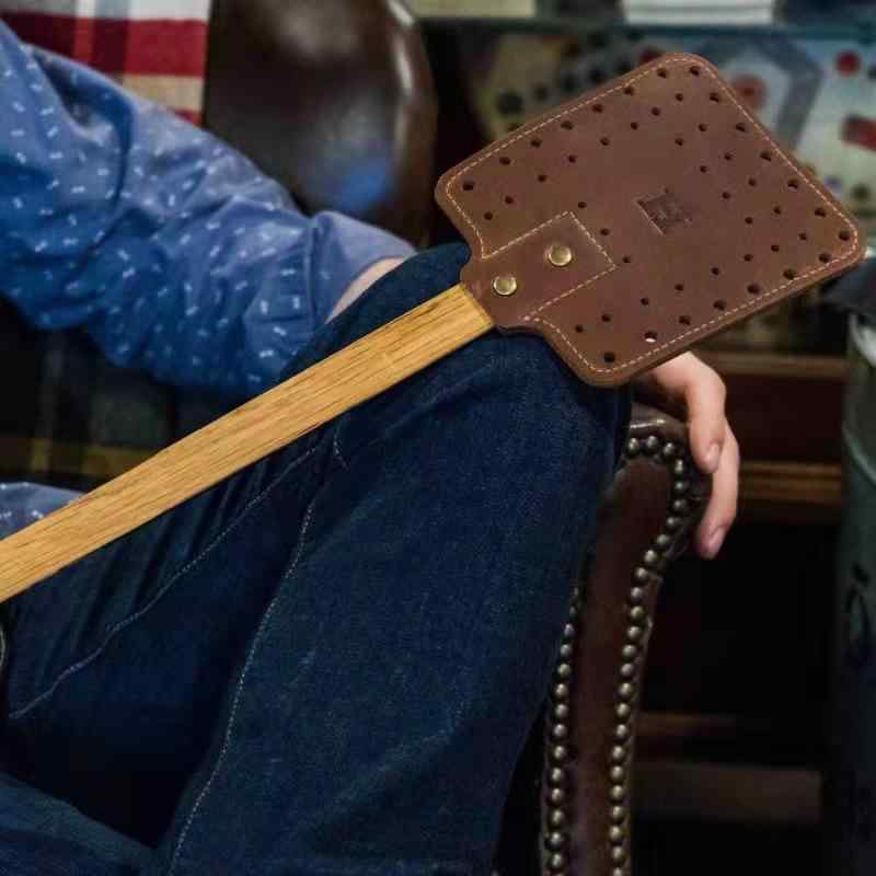 ハエたたき 携帯 壁掛け 吊り下げ 木製ハンドル 革製 アウトドア キャンプ 室内 屋外 家庭用 蚊取り器 ..