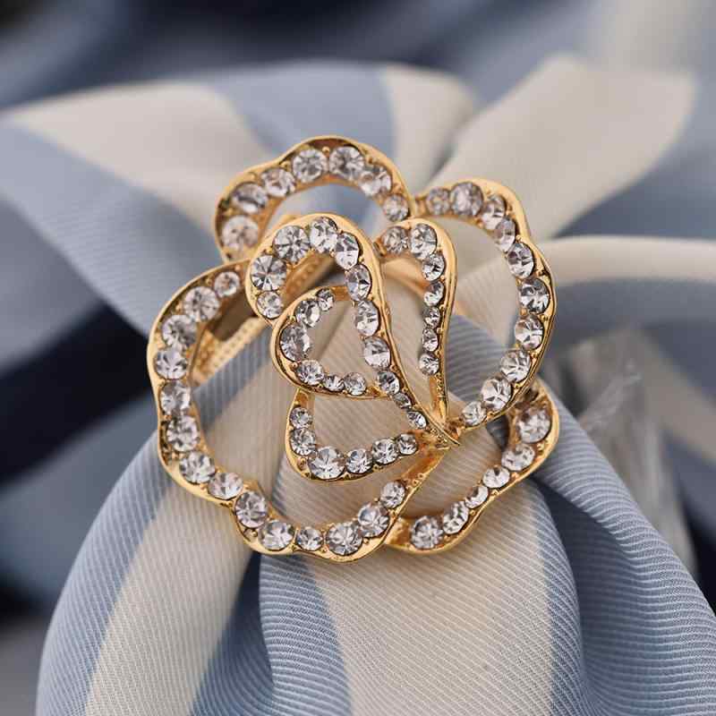 スカーフクリップ レディース 多機能 ブローチ ショール留め具 衣角留め具 ローズモチーフ 透かし彫り ..