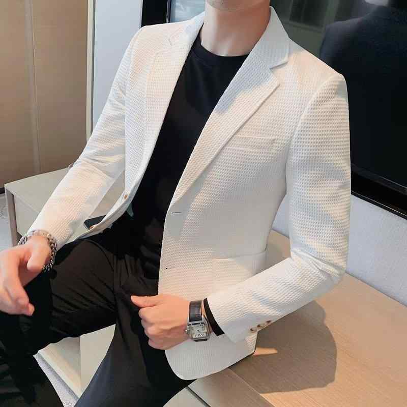 ・カテゴリ: カジュアルスーツ・対象年齢: 18-24歳向け・性別: メンズ・スタイル: 香港風・シルエット: ルーズフィット・ネックライン: 襟付き・前立て: シングルブレスト2つボタン・柄: 無地・生地: 化学繊維混紡・主な素材: ポリエステル・着用シーン: カジュアル・加工: ノーアイロン加工・デザイン: マルチポケット・着丈: レギュラー・袖丈: 長袖・ポケット: 立体パッチポケット・カラー展開: ブラック、ホワイト、グリーン、ブラウン・サイズ展開: M、L、XL、XXL、XXXL・裾デザイン: ストレートヘム