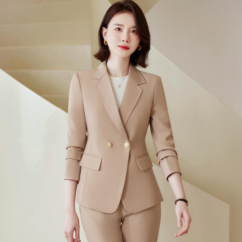 ・主な素材: ポリエステル95%以上・サブ素材: スパンデックス30%以下・カラー展開: ブラック（ジャケット）、ベージュ（ジャケット）、カーキ（ジャケット）、ブラック（ジャケット＋パンツ）、ベージュ（ジャケット＋パンツ）、カーキ（ジャケット＋パンツ）・サイズ展開: S、M、L、XL、XXL、XXXL、XXXXL・丈: ロング丈・袖丈: 長袖・袖タイプ: レギュラー袖