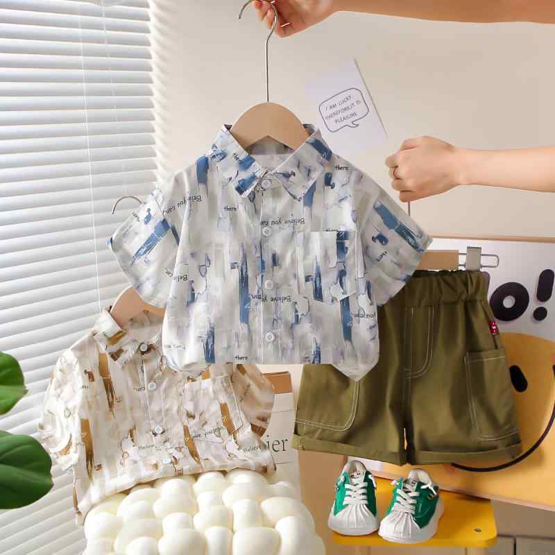 ・カテゴリ: 子供セットアップ・スタイル: 韓風・性別: 男女共用・袖丈: 半袖・パンツ丈: ショートパンツ・厚み: 薄手・柄: 抽象・主な素材: 綿90%・留め具: 単排ボタン・デザイン: スポーツ、カートゥーン、可愛い、ストリート・カラー展開: ブルー、カーキ・サイズ展開: 80cm、90cm、100cm、110cm、120cm・対象年齢: 1~3歳