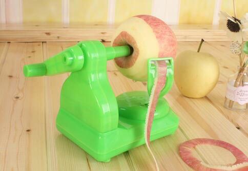 SZM リンゴ皮むき器 リンゴピーラー フルーツカッター 野菜 果物 じゃがいも皮むき器 フルーツピーラー 手動 回転式 吸盤付き （緑）