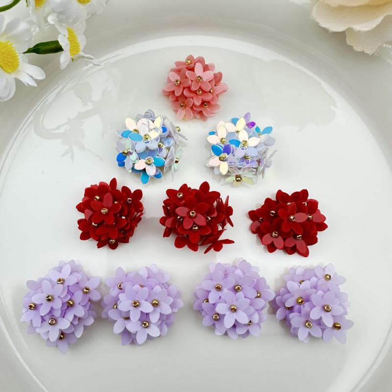 ・カテゴリ: アクセサリー・加工方法: 手編み・素材: プラスチック、樹脂・カラー展開: ABカラー、レッド、ライトパープル、オフホワイト、ライトピンク、ピンク・流行要素: 植物、花