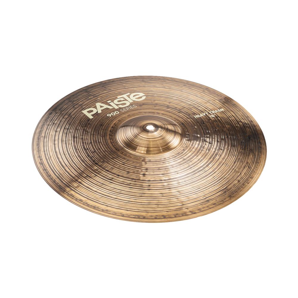 Paiste 900シリーズ「Heavy Crash（ヘビー・クラッシュ）」は、ミディアムブライト、フルボディでソリッドなサウンドが特徴。 肉厚なシンバルは力強いアタックで、ラウドな音楽スタイルに最適です。 サイズ：18インチ