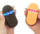 DCMR 文具 ビスケット 消しゴム 鉛筆 削り セット まるで本物のビスケット♪ チョコ色 付 2点セット!