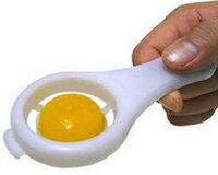 DCMR キッチン あら！お料理上手！ 卵 白身 分離器 容器 で すくって 卵 の 黄身 と 白身 を スマート 分離（12-2）のサムネイル