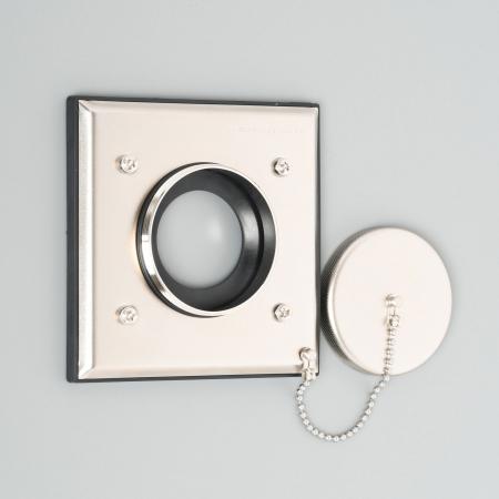 アメリカン電機 W701-2 防水形プレート(耐じん・噴流形) 20A・30A防水形プレート専用コンセント(ボス径Φ40.5) 1ヶ用