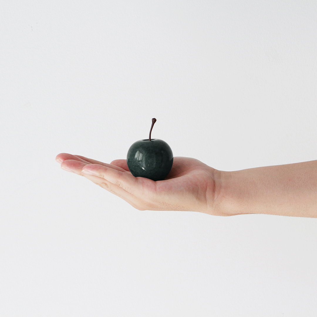 オブジェ 置物 りんご マーブルアップル ジェードグリーン スモール Marble Apple Jade green Small 置物 オブジェ 大理石 りんご 天然石 インテリア ペーパーウェイト n-l-10003183 インテリアショップNorthern Line サンプル画像3