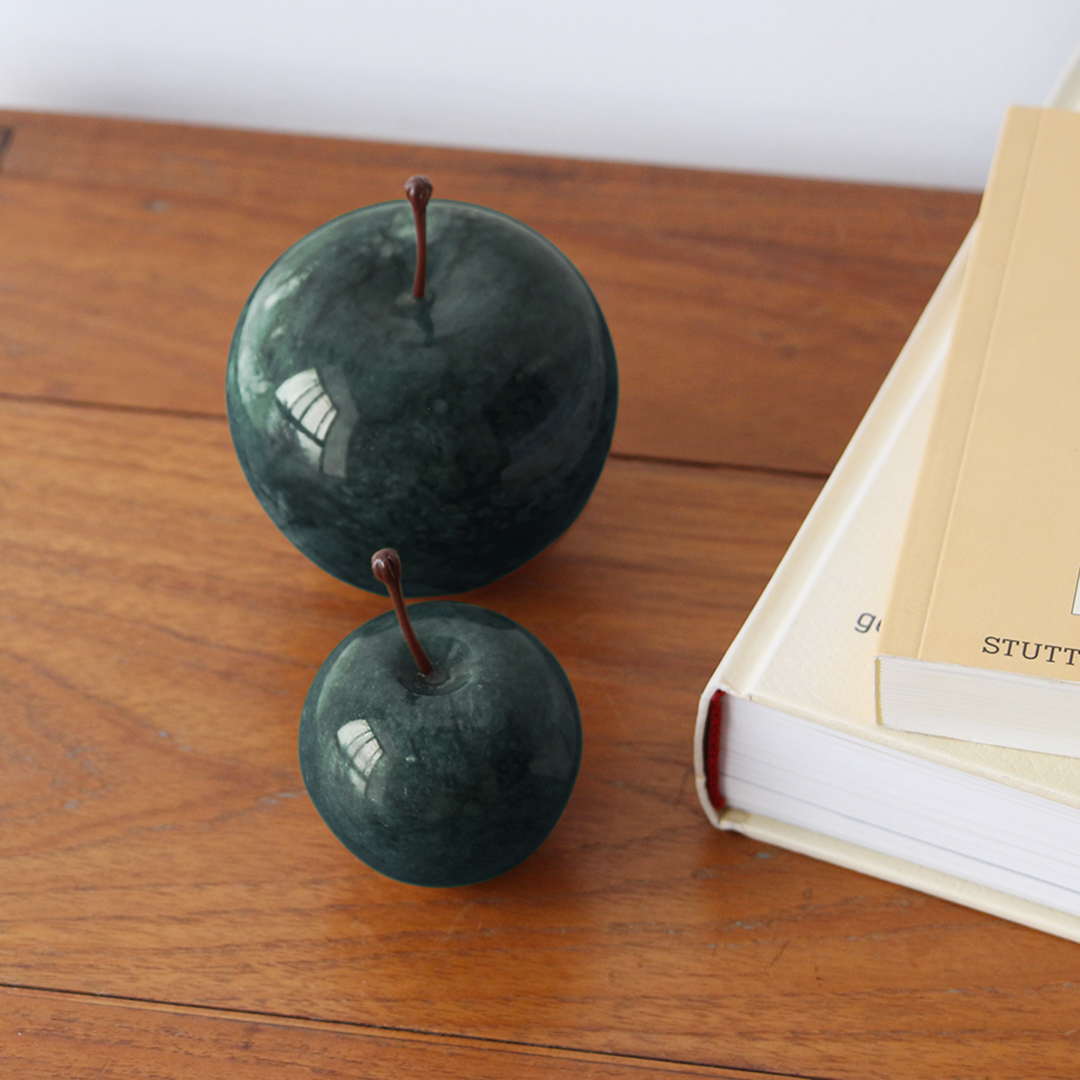 オブジェ 置物 りんご マーブルアップル ジェードグリーン スモール Marble Apple Jade green Small 置物 オブジェ 大理石 りんご 天然石 インテリア ペーパーウェイト n-l-10003183 インテリアショップNorthern Line サンプル画像2