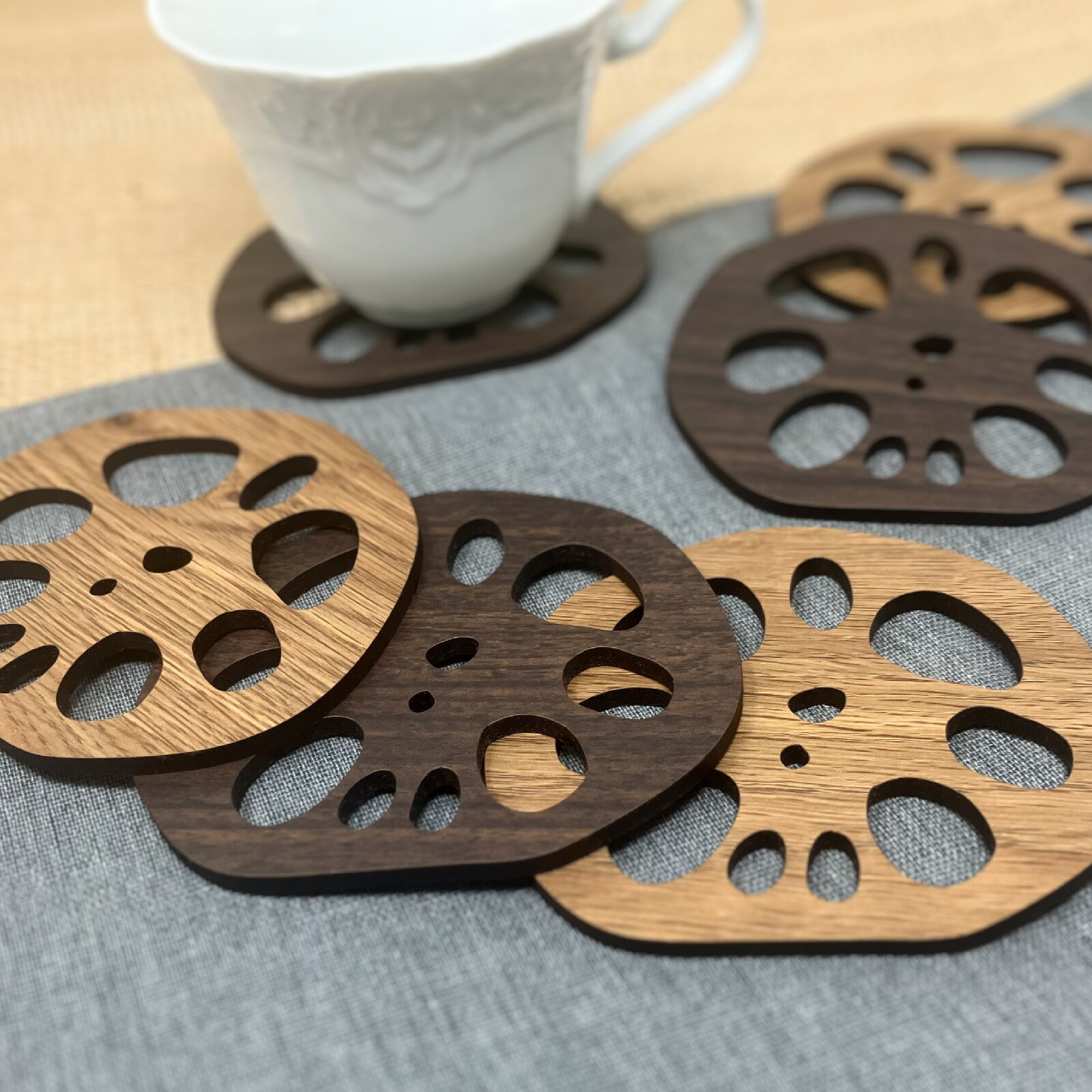 木製 輪切りレンコンコースター | キッチン コーヒー お茶 野菜 ナチュラル テーブルウェア キッチン雑貨 ギフト カフェ風 来客用