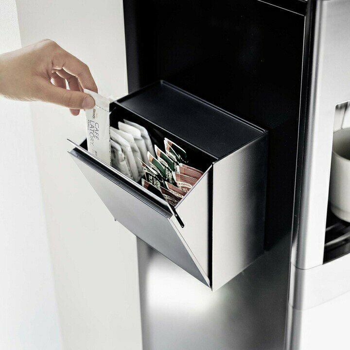 ニューコインライフの山崎実業 tower [ マグネット インスタント スティック ホルダー タワー ] 公式 オンライン 通販 コーヒー 砂糖 粉末 収納 磁石 マグネット シンプル ナチュラル おしゃれ 北欧 モノトーン ホワイト ブラック 白 黒 5768 5769｜アングル3