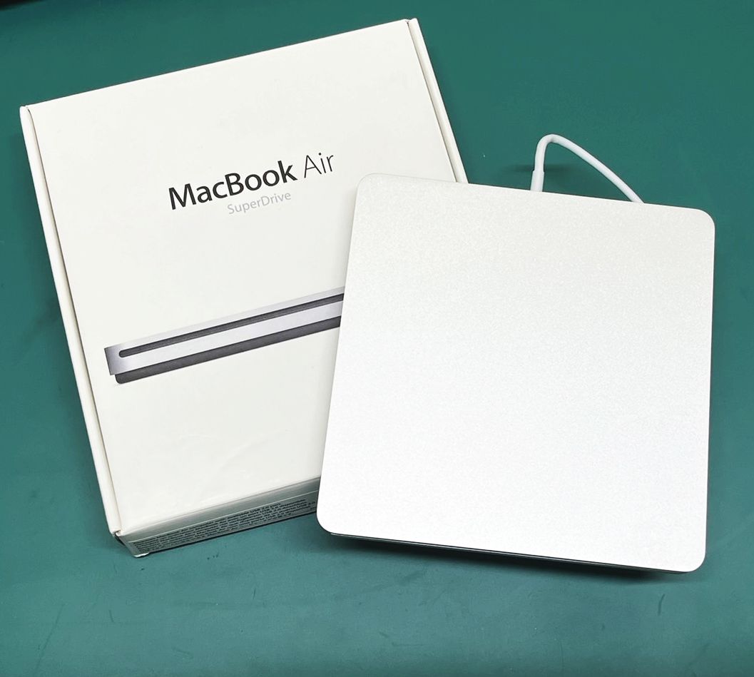 中古 Apple/アップル MacBook Air SuperDrive A1379 MC684ZM/A 外付け USB DVDドライブ シルバー 外箱付き レターパック発送 代引不可