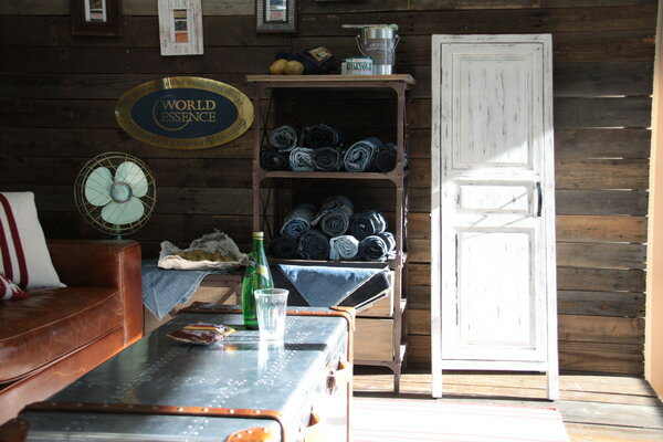 ドアミラー ホワイト 扉付 高さ134cm スタンドタイプ スタンドミラー 鏡 姿見 全身鏡 身だしなみ ファッション アンティーク メーカー直送 家具 おしゃれ インテリア 人気 おすすめ 東谷 azumaya 家具ナコレ 新生活応援 [3]