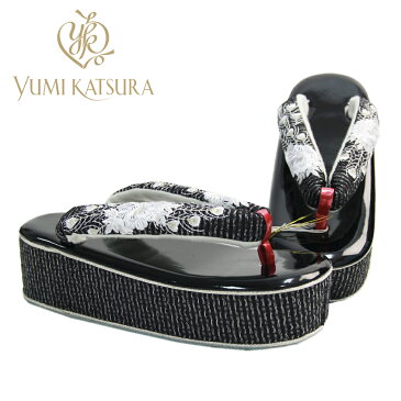YUMI KATSURA 振袖 草履 厚底 牡丹・クジャク刺繍 黒 孔雀 佐賀錦 フリーサイズ 草履 成人式 厚底 卒業式 ヒール 痛くない 単品 桂由美〔zu〕