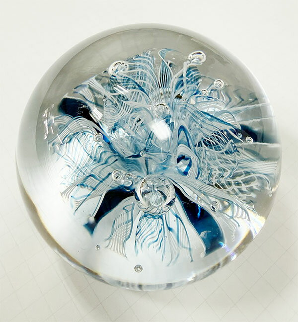 Rakuten - 藤井哲信作 阿波藍のガラス ペーパーウェイト B2 − 専修館ガラス工房