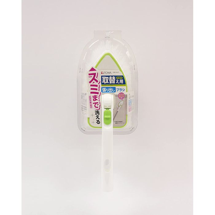 [特長]:■張り出しブラシで天井や壁・床スミまで洗える!伸縮柄取り替え用ハンディタイプ。■三角ヘッドでブラシが張り出していますのでスミも洗いやすく、エッジガード付きですので浴槽への当たりもソフトです。■ブラシはウェーブ繊維を使用し、毛先を先割れ加工にしていますので、キズをつけにくくソフトに洗えます。[仕様]:■サイズ(約):幅10×奥行8×高さ27cm■材質:柄・台:ポリプロピレン・TPE・ポリアセタール、ブラシ:ポリプロピレン■原産国:ベトナム