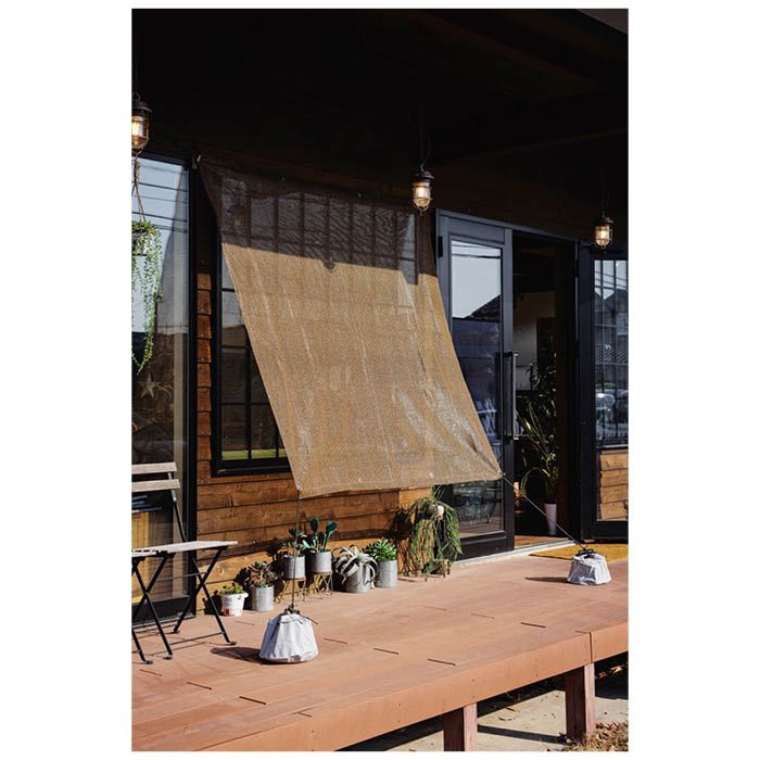 [仕様]■サイズ：約200×180cm■遮光率：約82％■UVカット率：約88％[品質]■本体：ポリエチレン■ハトメ：アルミニウム■紐：ポリエステル[用途]■別売りの専用ポールを使えば、たてすとしても仕様できます。